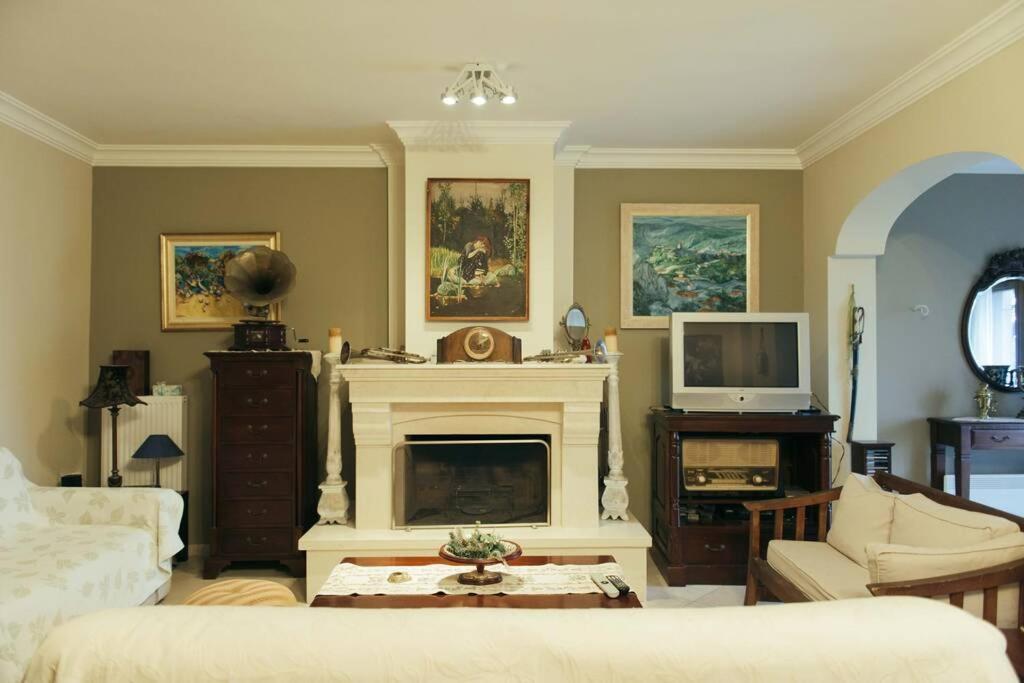 Apartment In Anakasia Overlooking Vólos Extérieur photo