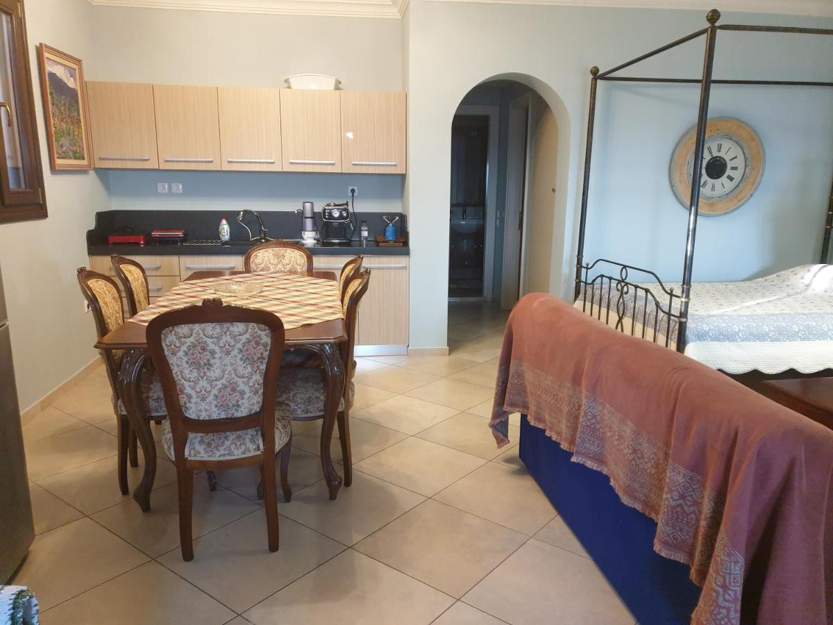 Apartment In Anakasia Overlooking Vólos Extérieur photo